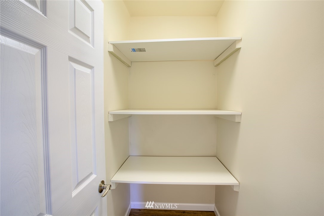 207 Taylor Avenue Northwest Renton, WA 98057 - Photo 10 of 18 Gallery Image 10