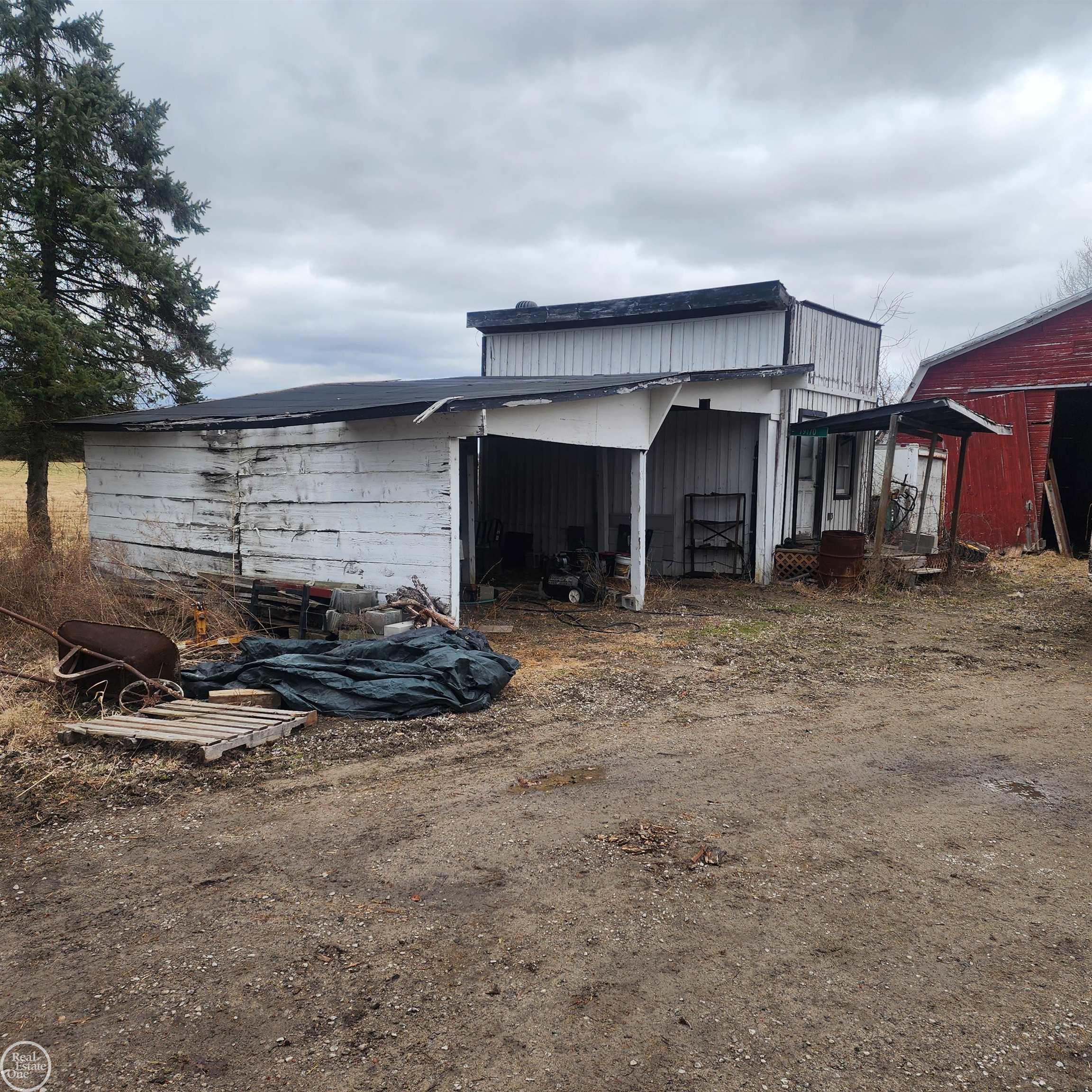 79170 Capac Road Armada, MI 48005 - Photo 7 of 10