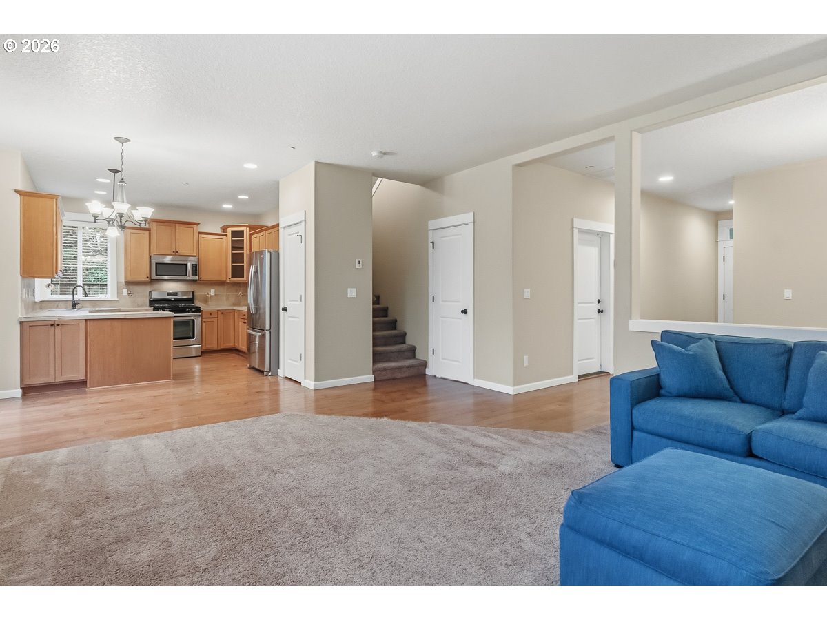 8684 Southwest Borders Street Portland, OR 97223 - Photo 11 of 39 Gallery Image 11