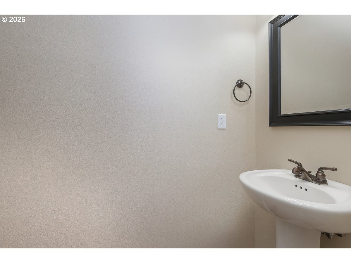 8684 Southwest Borders Street Portland, OR 97223 - Photo 17 of 39 Gallery Image 17