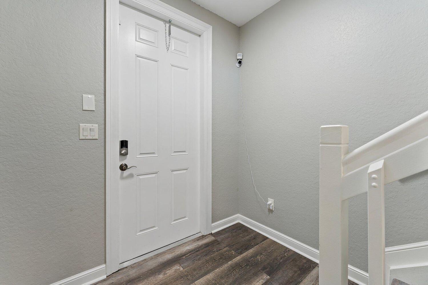 500 Pacific Grove Drive, Unit 8 West Palm Beach, FL 33401 - Photo 3 of 35 a view of small space