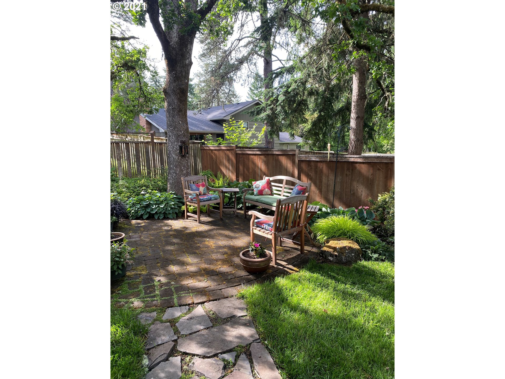 4448 Fox Hollow Road Eugene, OR 97405 - Photo 21 of 28 Gallery Image 21