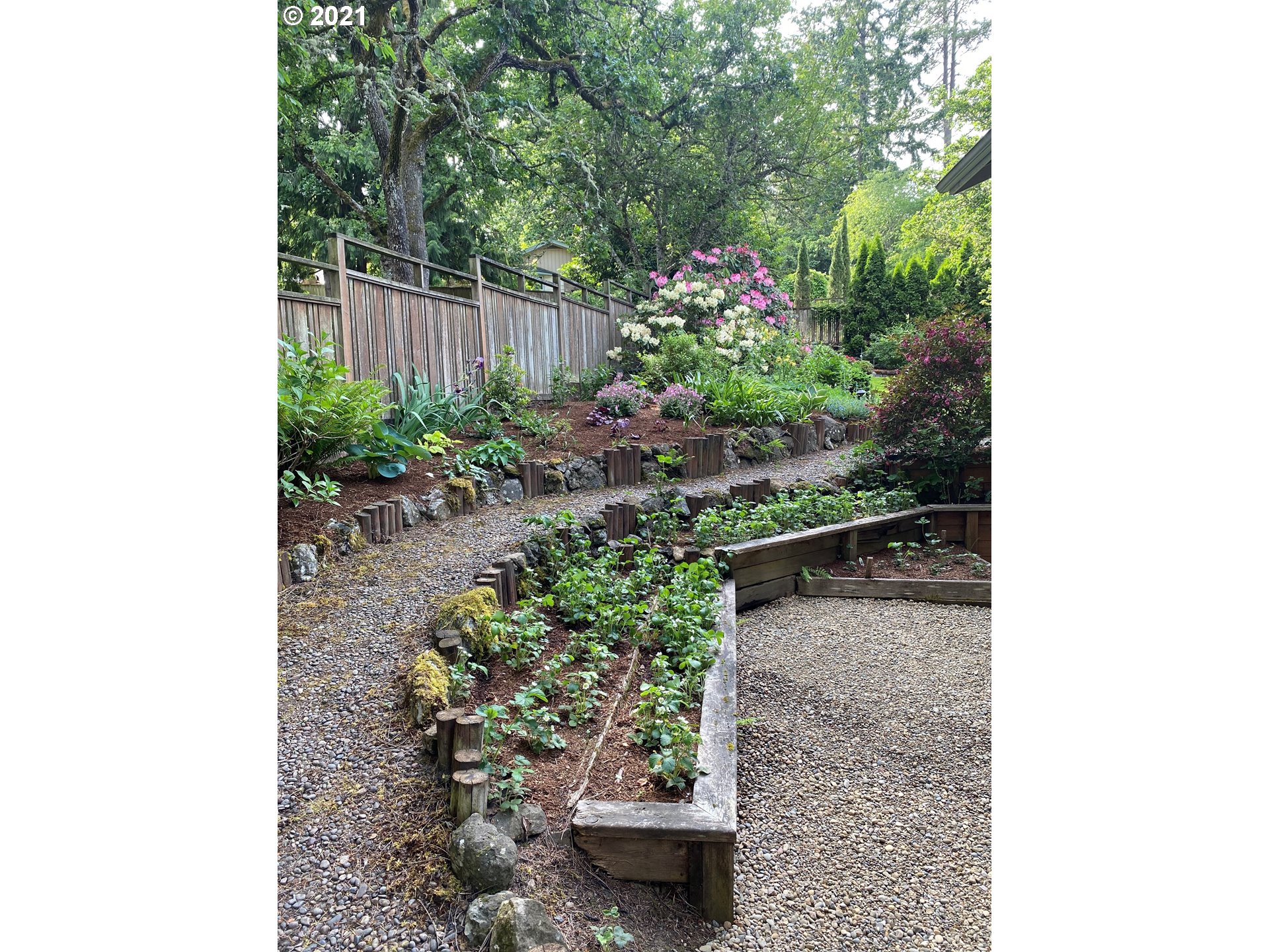 4448 Fox Hollow Road Eugene, OR 97405 - Photo 23 of 28 Gallery Image 23