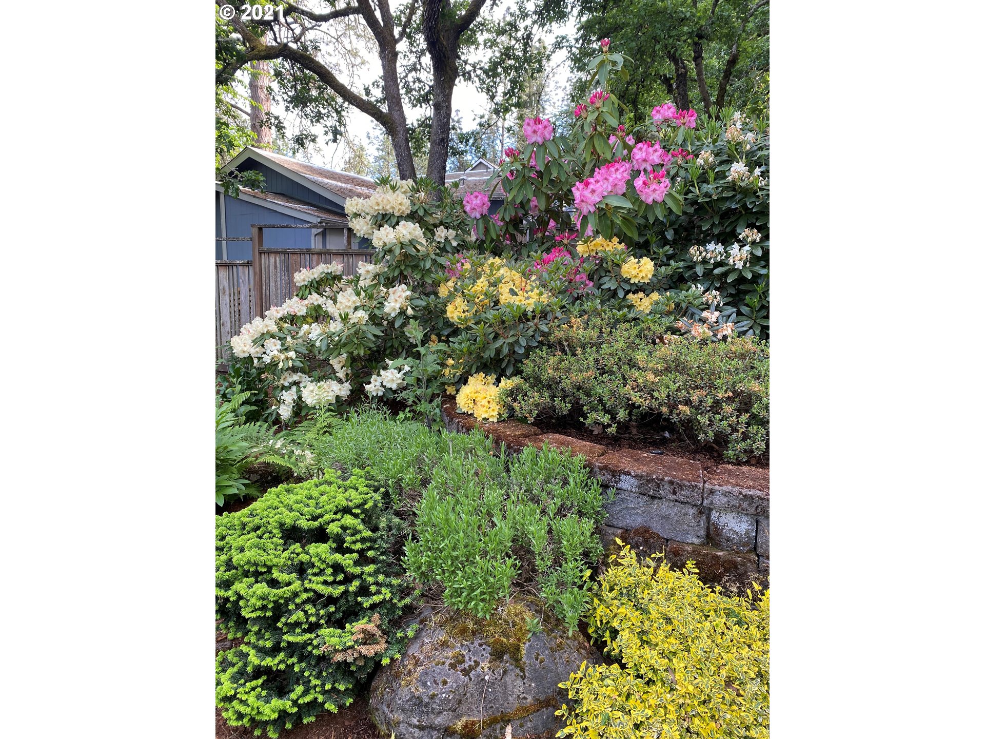4448 Fox Hollow Road Eugene, OR 97405 - Photo 27 of 28 Gallery Image 27