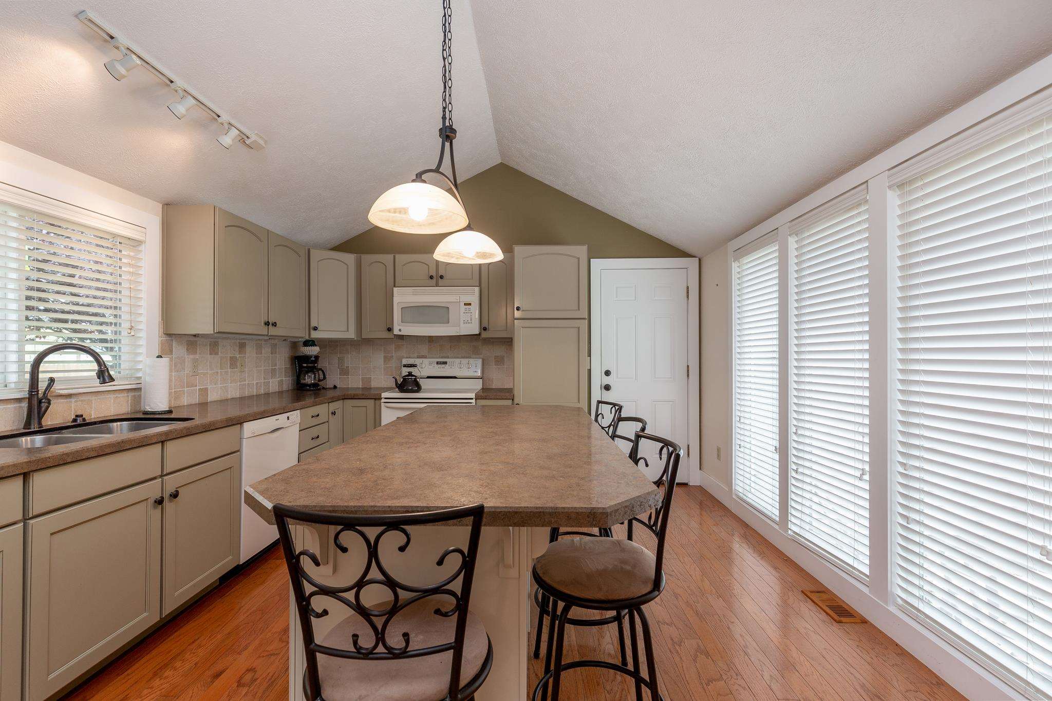 4913 North Calvin Road Spokane Valley, WA 99216 - Photo 12 of 42 Gallery Image 12