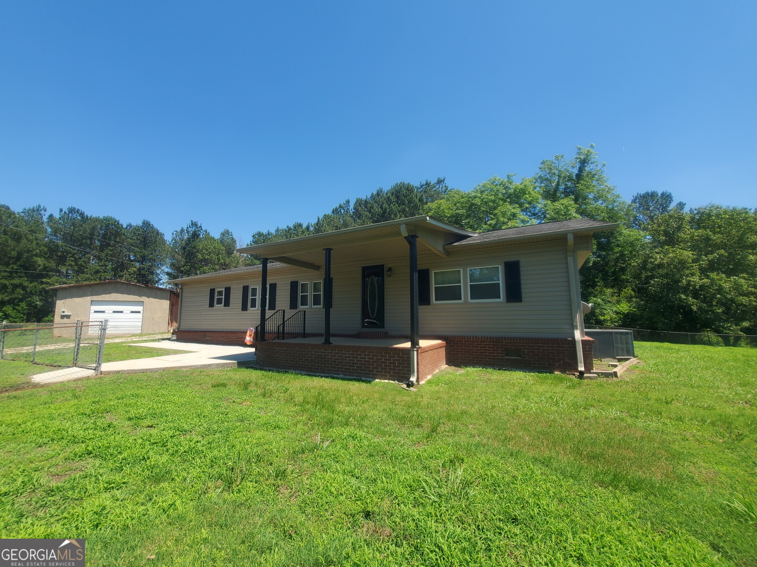 2021 Red Hill Road Carnesville, GA 30521 - Photo 1 of 27