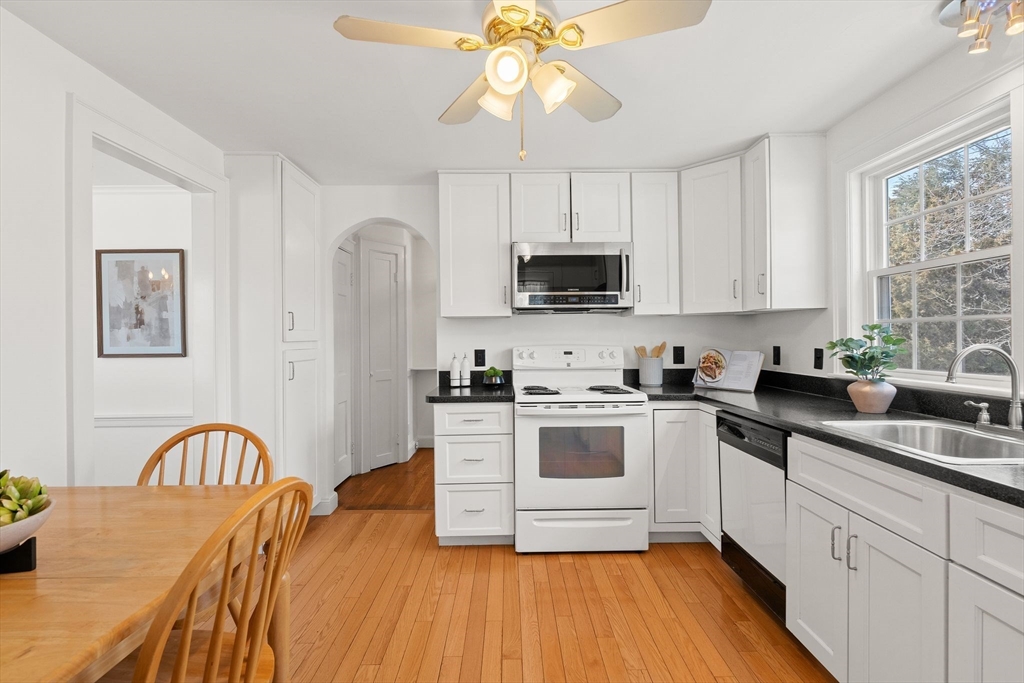 424 Washington Street Canton, MA 02021 - Photo 10 of 40