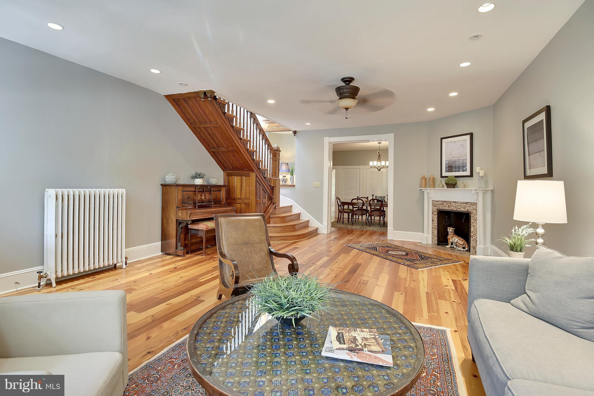 215 5th Street Northeast Washington, DC 20002 - Photo 4 of 33 Living Room
