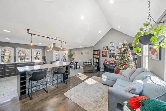 $415,000 | 12418 West 100th Street, Lenexa, KS 66215