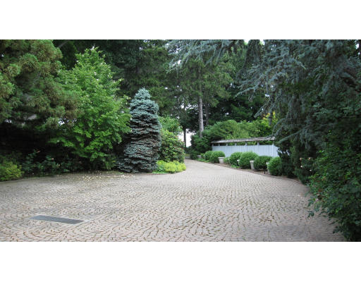 33 Bradlee Road Marblehead, MA 01945 - Photo 15 of 17 a open area with trees in the background