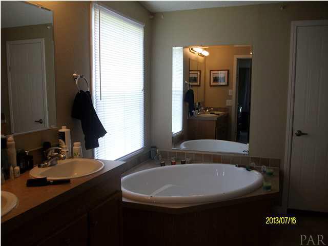 10539 Bernice Road Milton, FL 32583 - Photo 7 of 24 Gallery Image 7