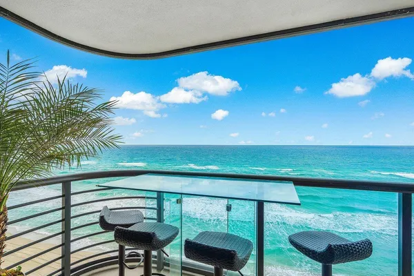 $2,250,000 | 250 South Ocean Boulevard, Unit 10C, Boca Raton, FL 33432