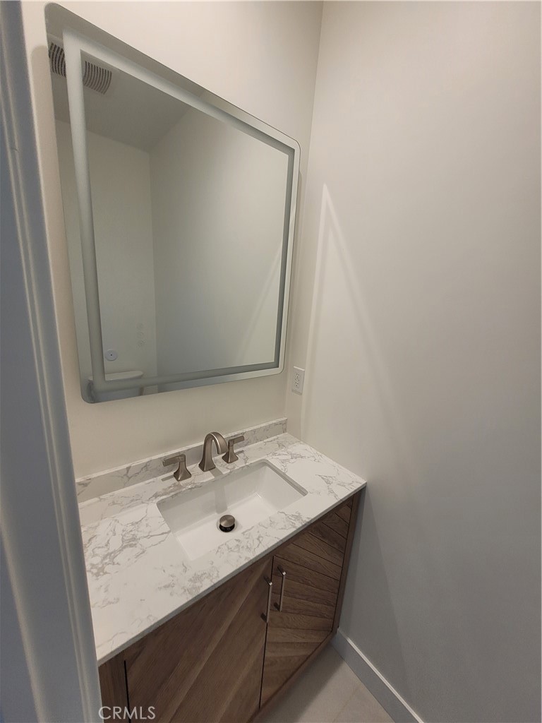 8002 Shirley Avenue Reseda, CA 91335 - Photo 8 of 13