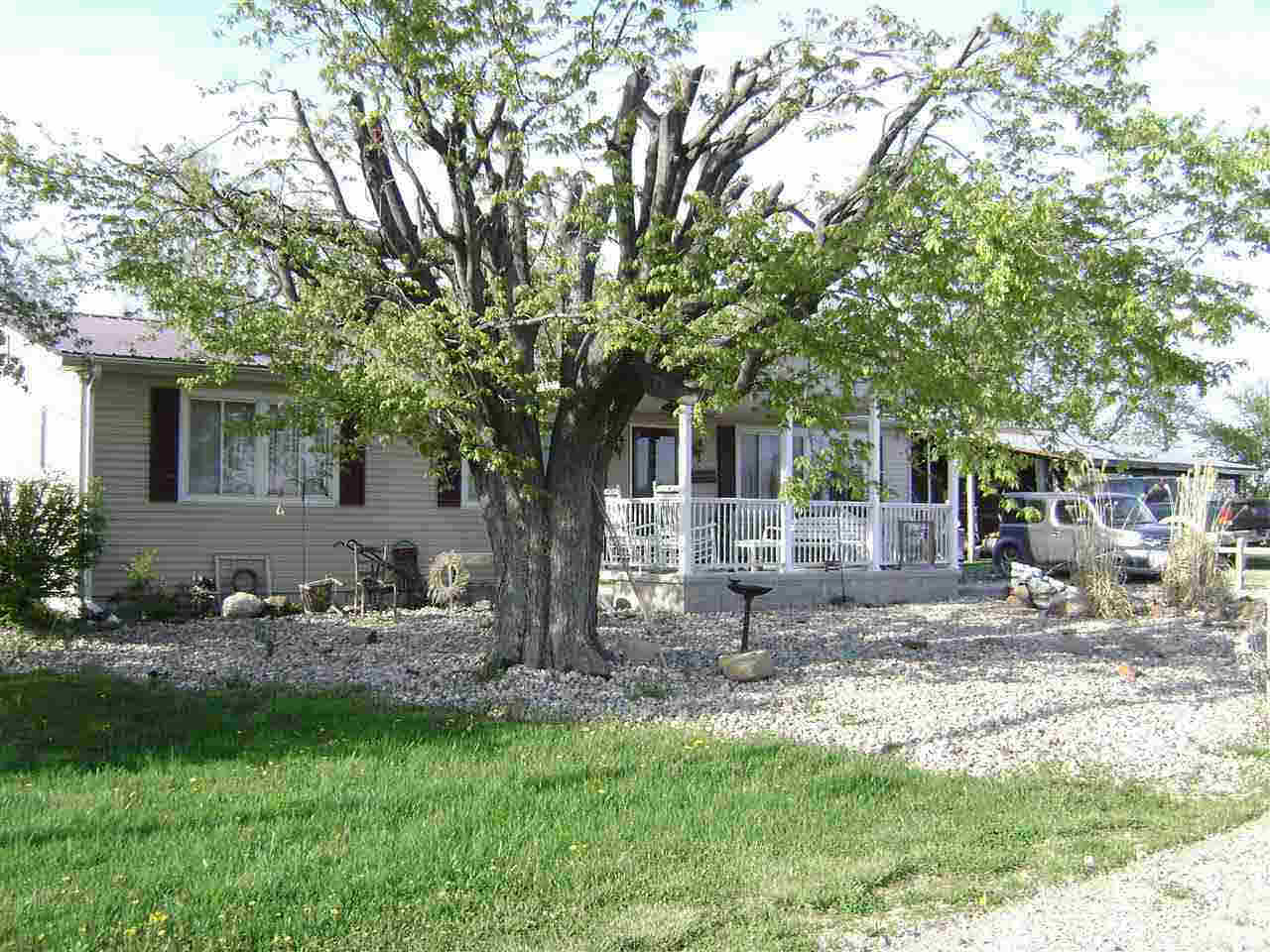 4183 North River Road Bicknell, IN 47512 - Photo 2 of 12