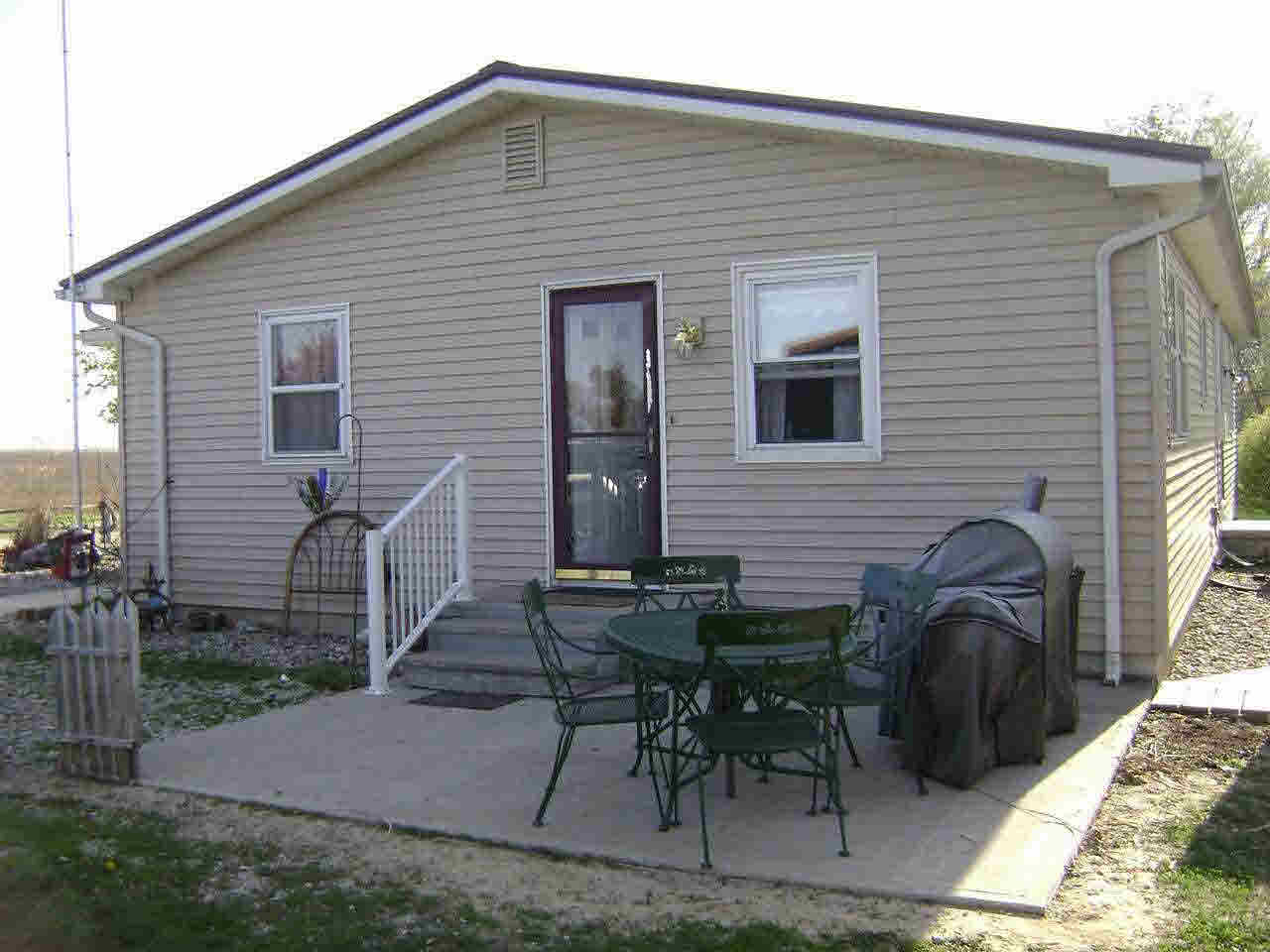 4183 North River Road Bicknell, IN 47512 - Photo 3 of 12