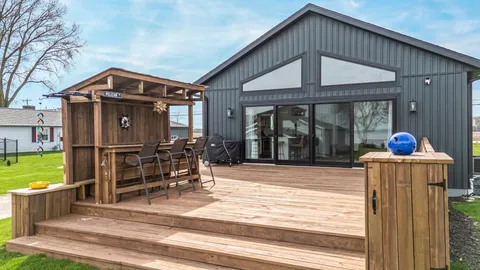 $869,000 | N8805 Lakeshore Drive, Van Dyne, WI 54979