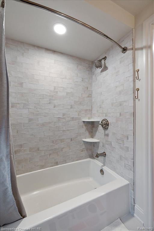 1648 Yorkshire Road Birmingham, MI 48009 - Photo 28 of 45