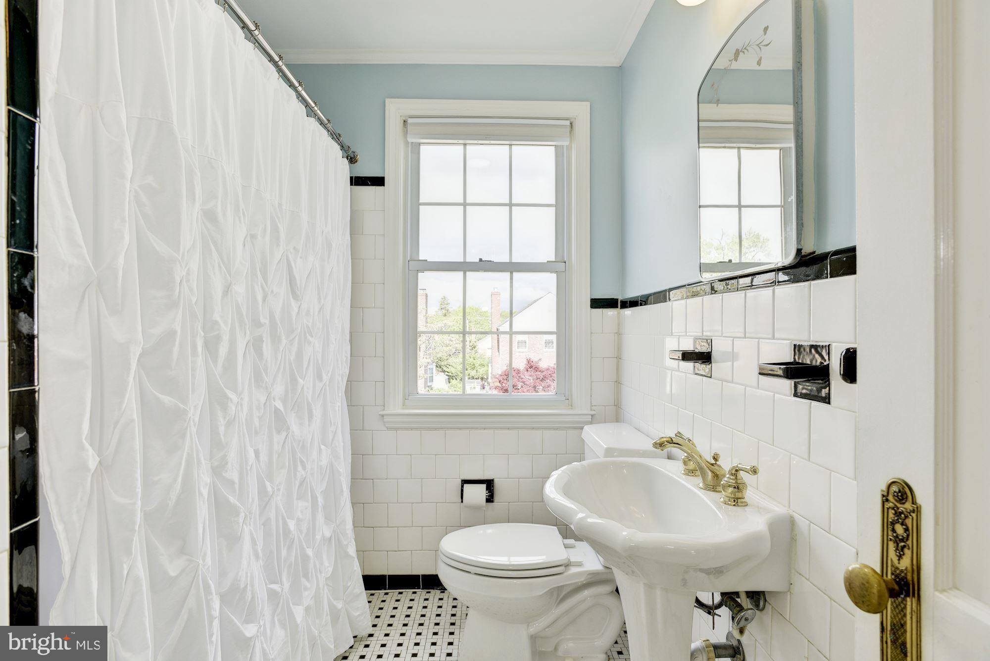 1880 Edgewood Road Towson, MD 21286 - Photo 14 of 28 Full Bath