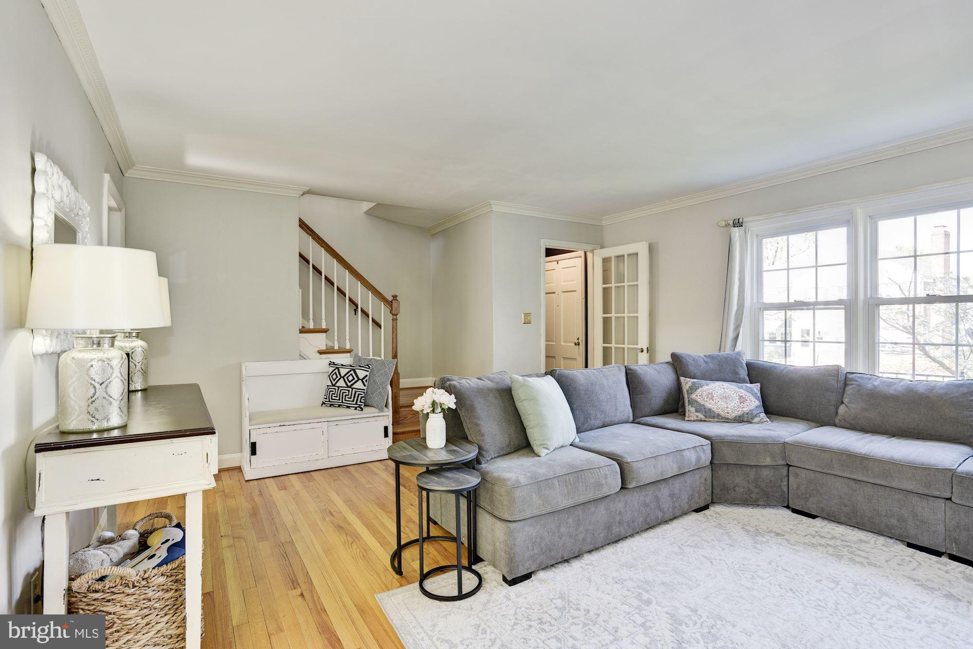 1880 Edgewood Road Towson, MD 21286 - Photo 4 of 28 Living Room