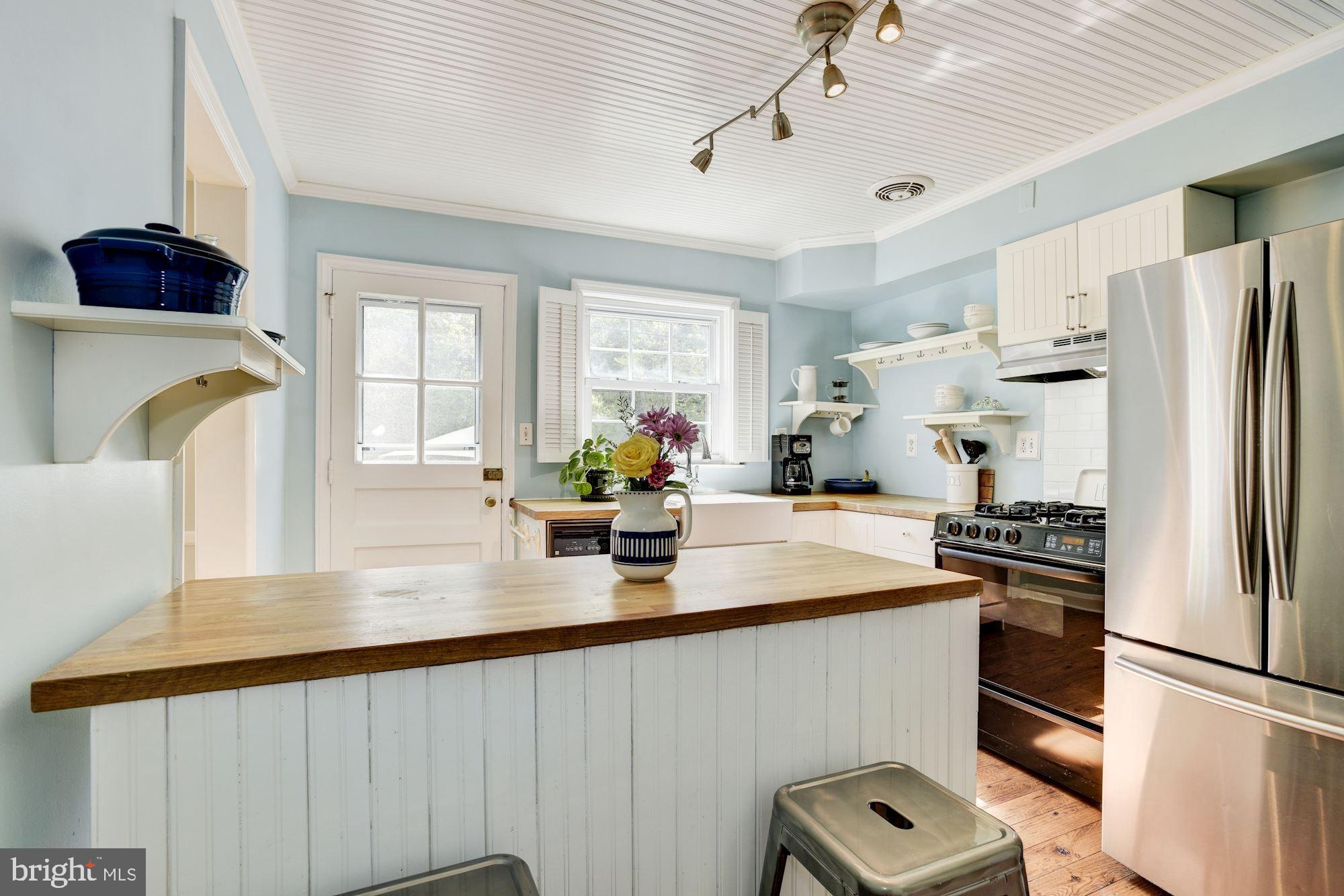 1880 Edgewood Road Towson, MD 21286 - Photo 9 of 28 Eat-In Kitchen