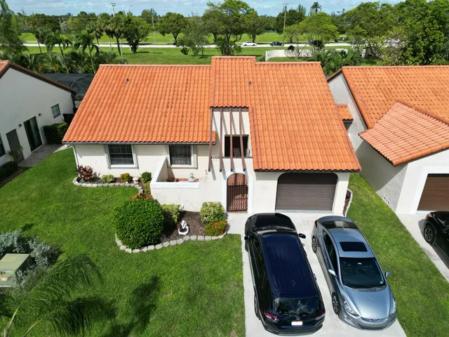 $438,000 | 21 Columbia Court, Deerfield Beach, FL 33442