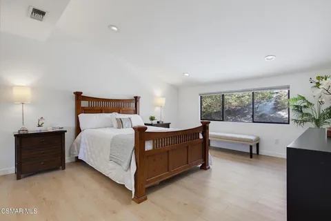 $1,499,999 | 6129 Ellenview Avenue, Woodland Hills, CA 91367