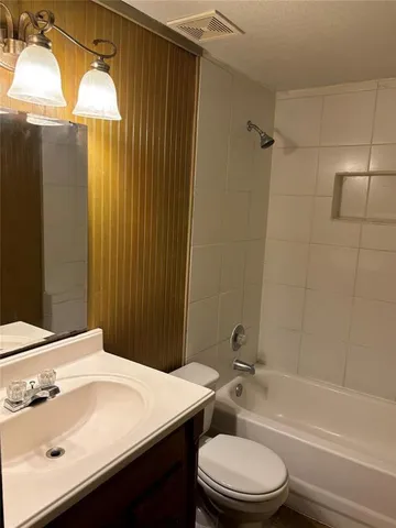 $1,125 | 1705 Chris Craft Drive, Unit 11, Grapevine, TX 76051