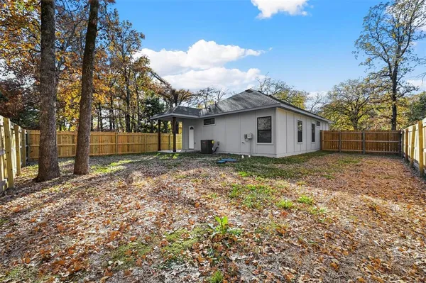 $1,500 | 129 Arapaho Trail, Mabank, TX 75156