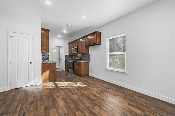 $1,500 | 129 Arapaho Trail, Mabank, TX 75156