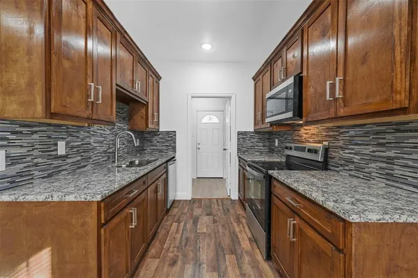 $1,500 | 129 Arapaho Trail, Mabank, TX 75156