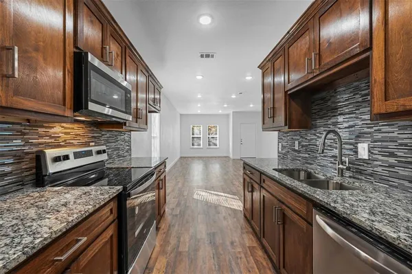 $1,500 | 129 Arapaho Trail, Mabank, TX 75156