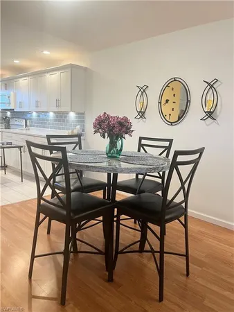 $1,250 | 4372 27th Court Southwest, Unit 403, Naples, FL 34116