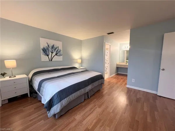 $1,250 | 4372 27th Court Southwest, Unit 403, Naples, FL 34116