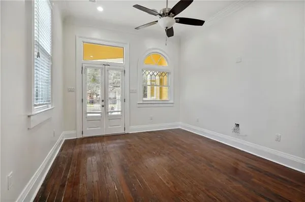 $1,900 | 2922 Banks Street, New Orleans, LA 70119