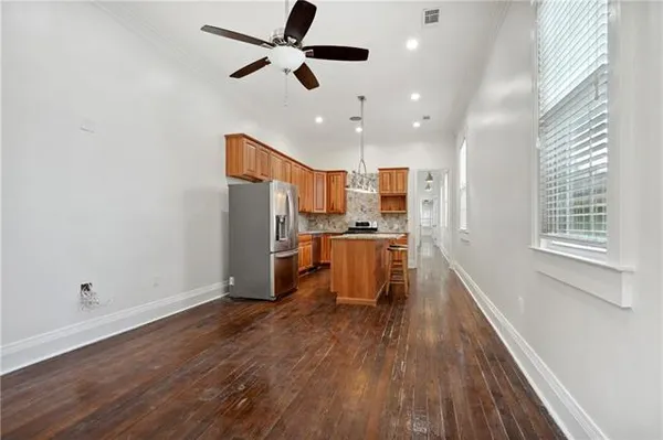 $1,900 | 2922 Banks Street, New Orleans, LA 70119