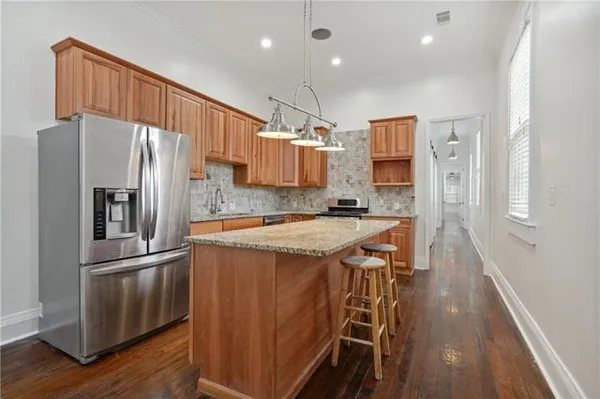 $1,900 | 2922 Banks Street, New Orleans, LA 70119