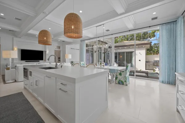 $2,800,000 | 104 Lanitee Circle, Jupiter, FL 33458