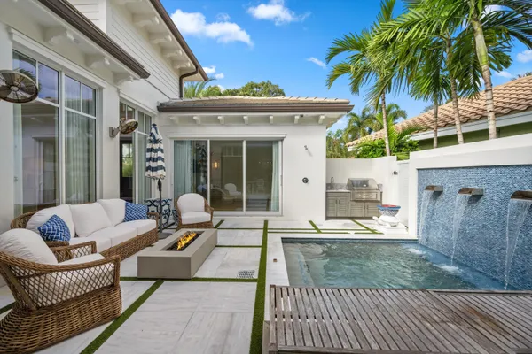 $2,800,000 | 104 Lanitee Circle, Jupiter, FL 33458
