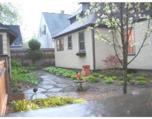 419 Allen Street Springfield, MA 01118 - Photo 2 of 9
