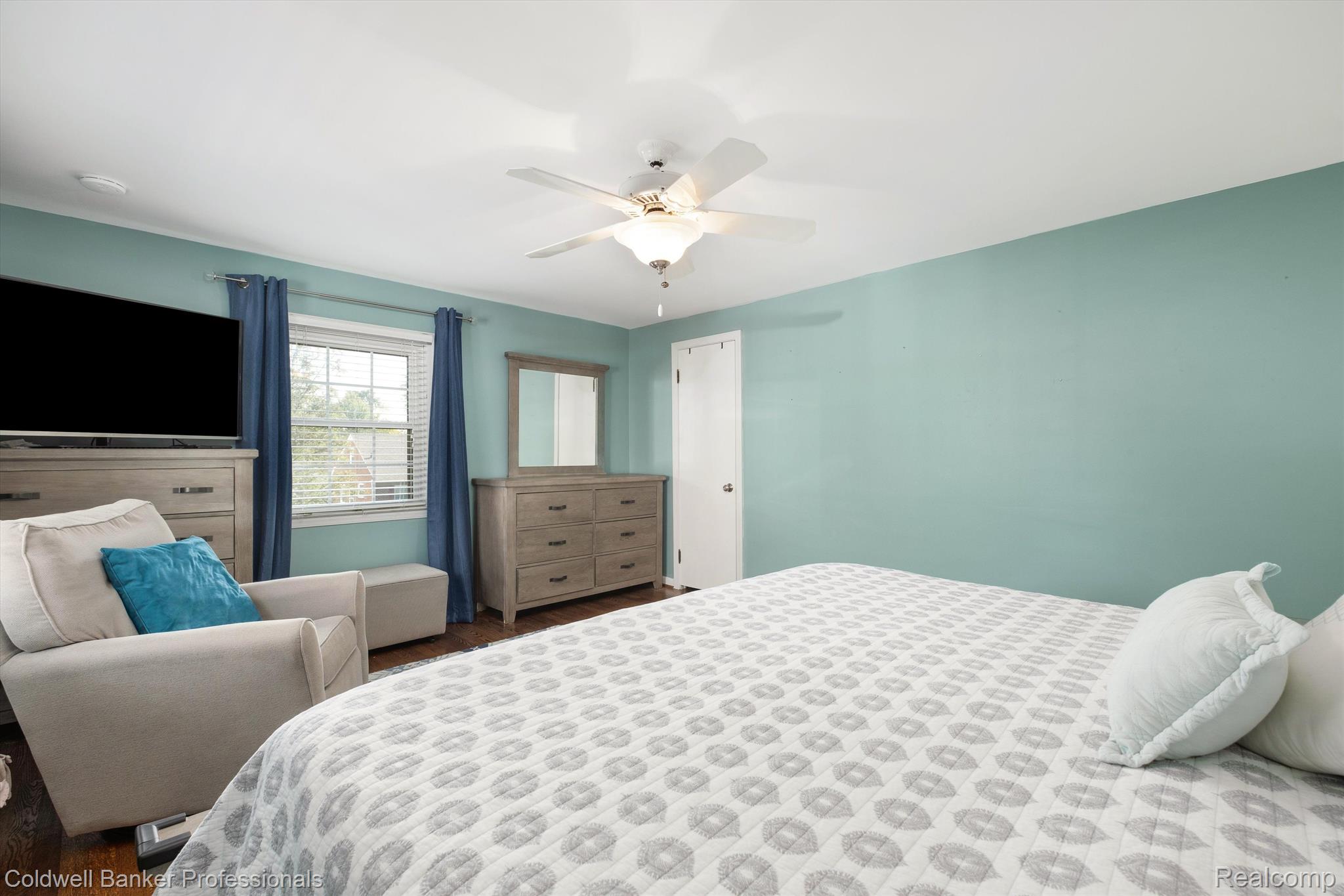 1585 Fairholme Road Grosse Pointe, MI 48236 - Photo 22 of 28