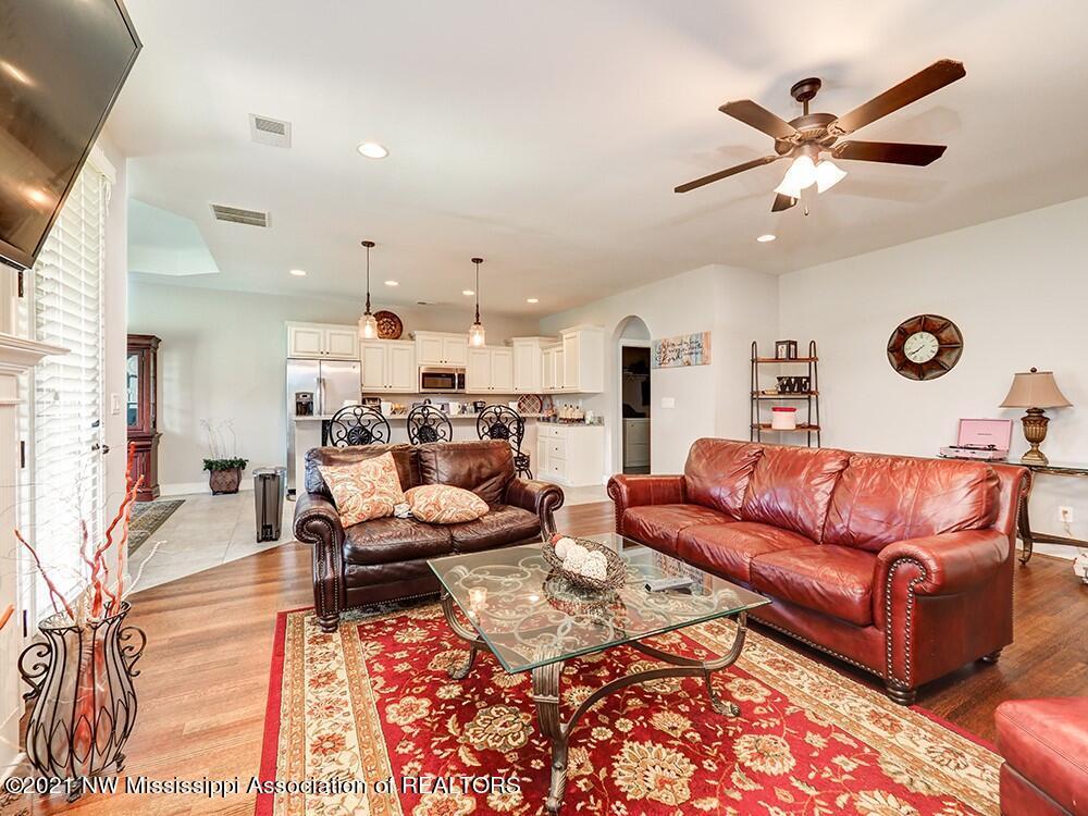 4659 Riva Ridge Drive Olive Branch, MS 38654 - Photo 10 of 38 Great Room