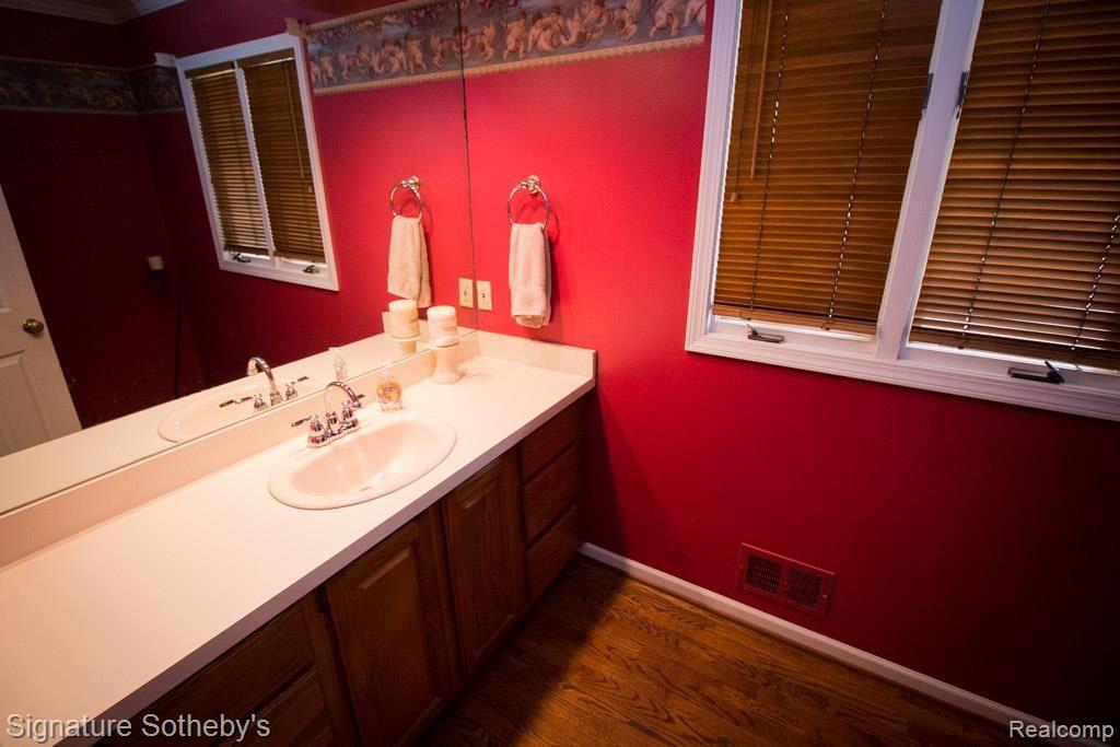839 Stanford Circle Rochester, MI 48309 - Photo 19 of 48 Stradford Circle (31 of 50).jpg