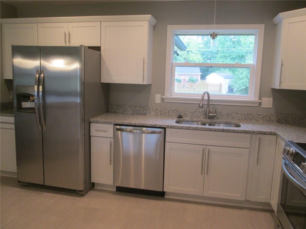 5306 Brendonridge Road Indianapolis, IN 46226 - Photo 8 of 29 Gallery Image 8