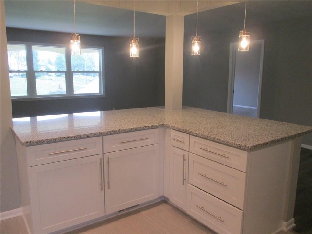 5306 Brendonridge Road Indianapolis, IN 46226 - Photo 10 of 29 Gallery Image 10