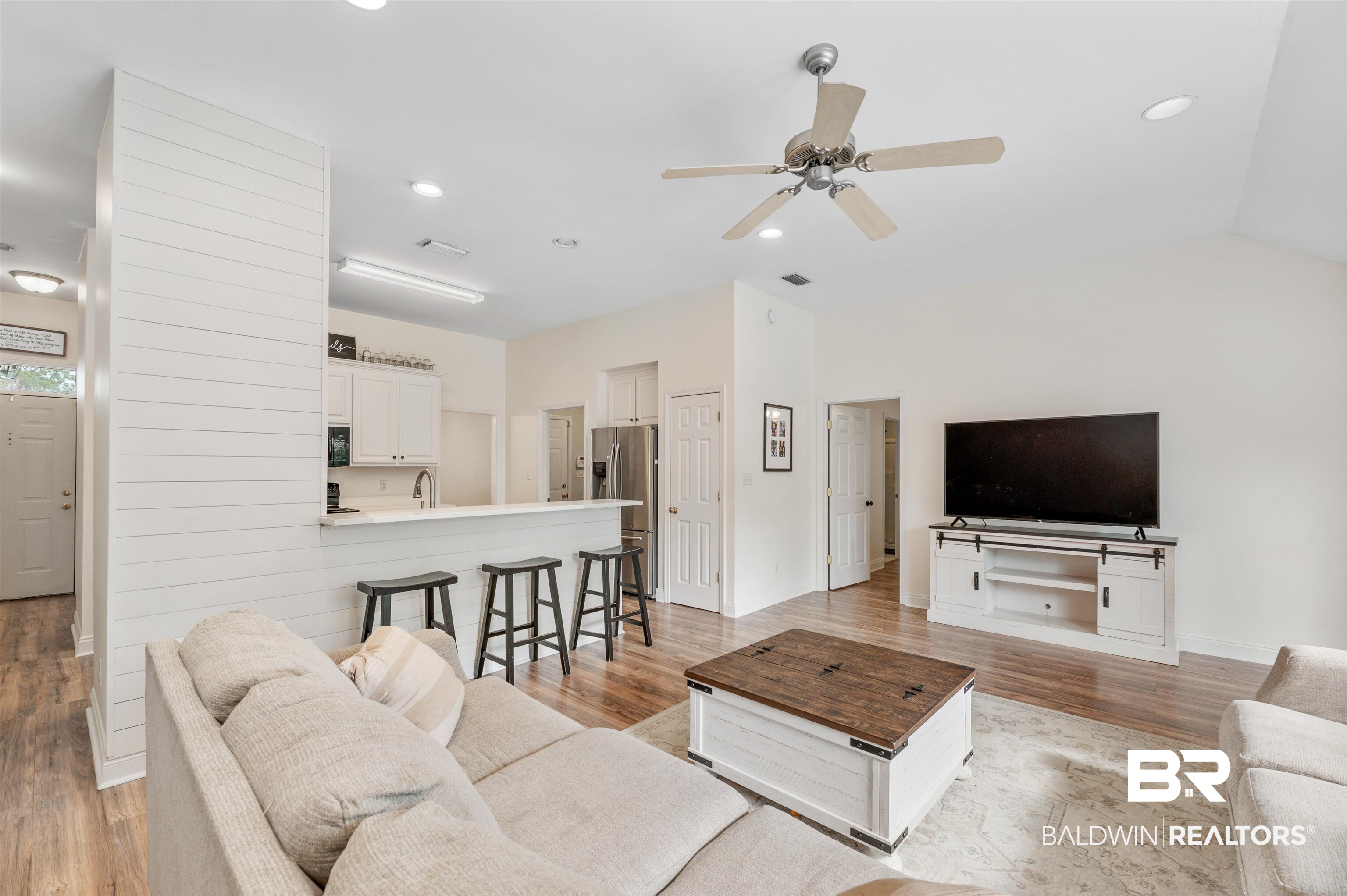 10543 South Side Loop Fairhope, AL 36532 - Photo 10 of 28 Living Room