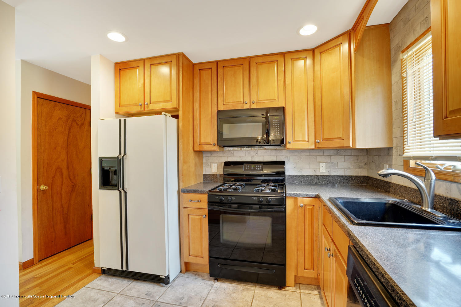 506 Diamond Road Jackson, NJ 08527 - Photo 8 of 29 506 Diamond Rd Jackson-large-031-2-mjb00