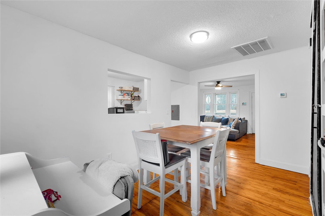 904 Anderson Street Belton, SC 29627 - Photo 5 of 15