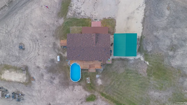 $550,000 | 300 Private Road 2743, Moore, TX 78057