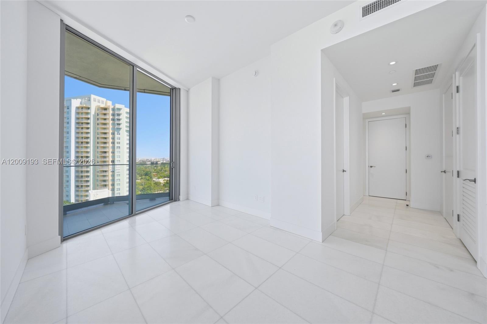 175 Southeast 25th Road, Unit 1403 Miami, FL 33129 - Photo 13 of 22