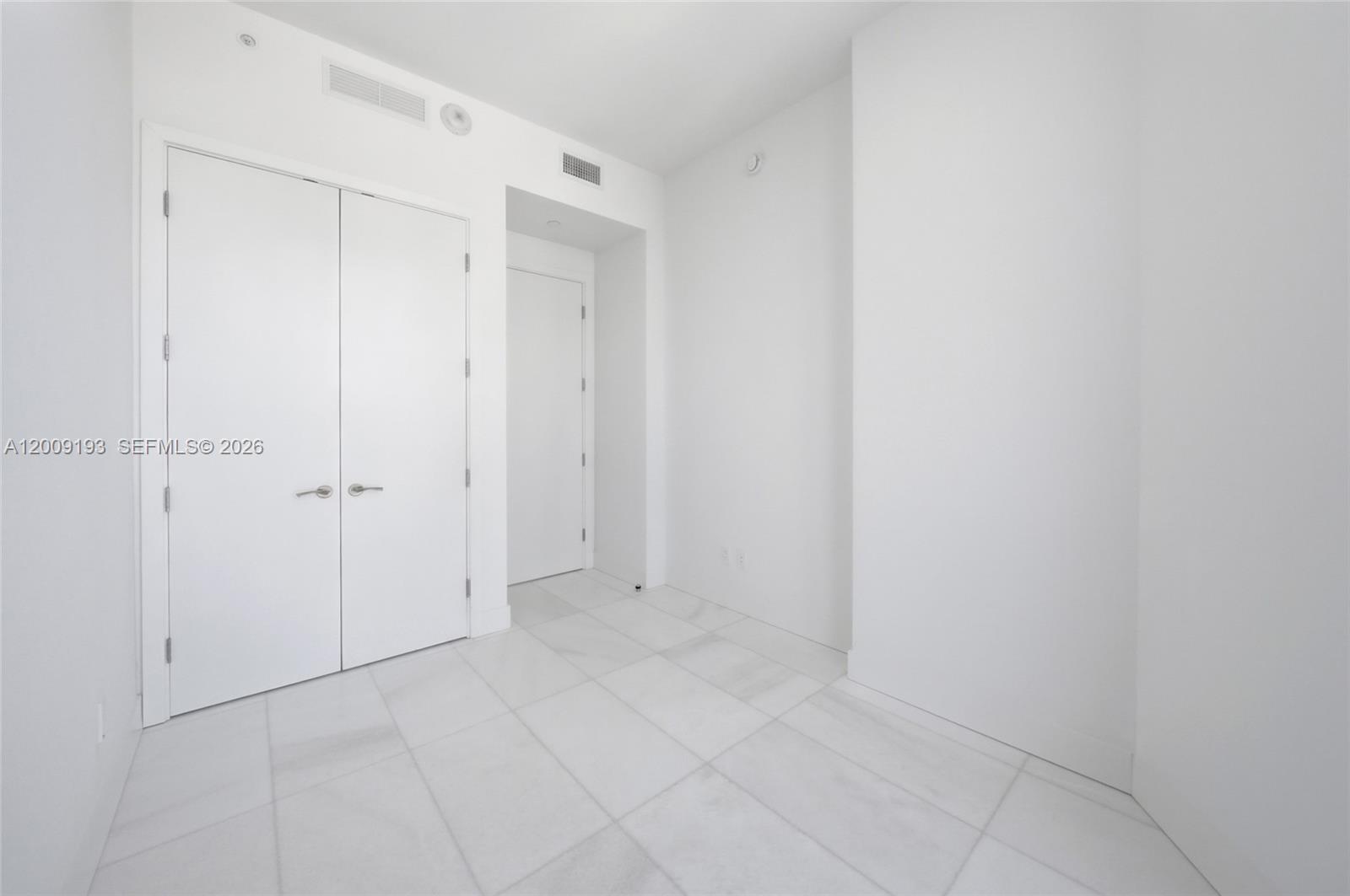 175 Southeast 25th Road, Unit 1403 Miami, FL 33129 - Photo 18 of 22